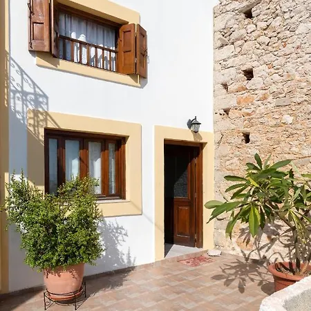 Little Karafillias Chalki House Hébergement de vacances