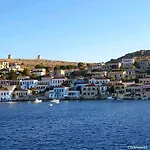 Dom wakacyjny Little Karafillias Chalki House