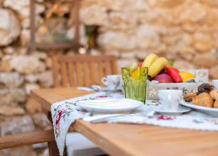 Little Karafillias Chalki House Hébergement de vacances