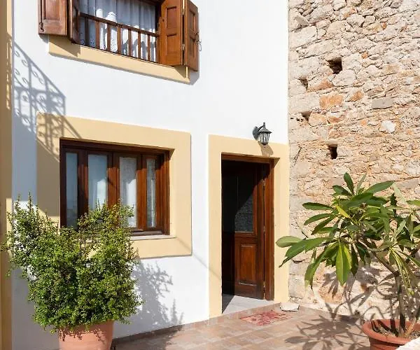 Little Karafillias Chalki House Hébergement de vacances