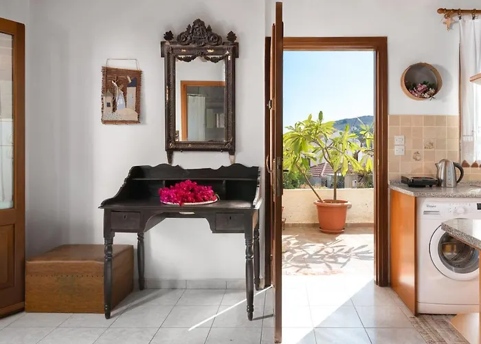 Little Karafillias Chalki House Hébergement de vacances *